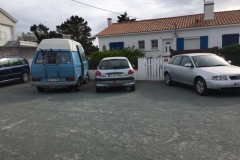 Parking-exterieur-dans-limpasse